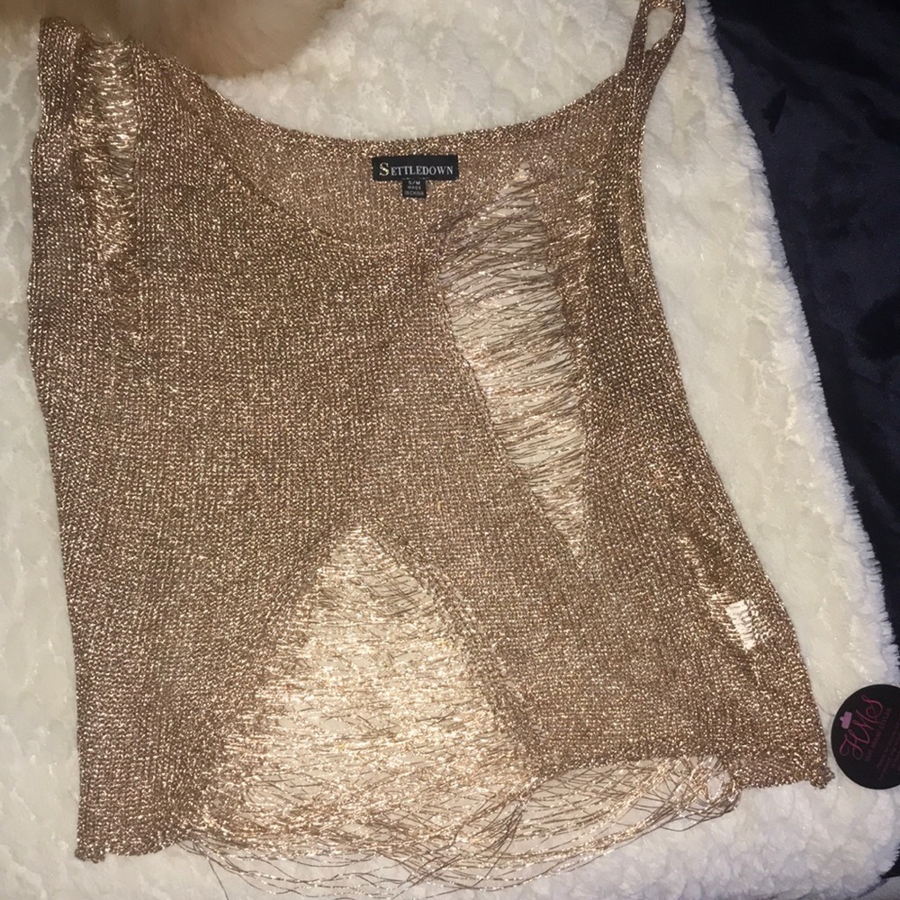Gold fringe tank